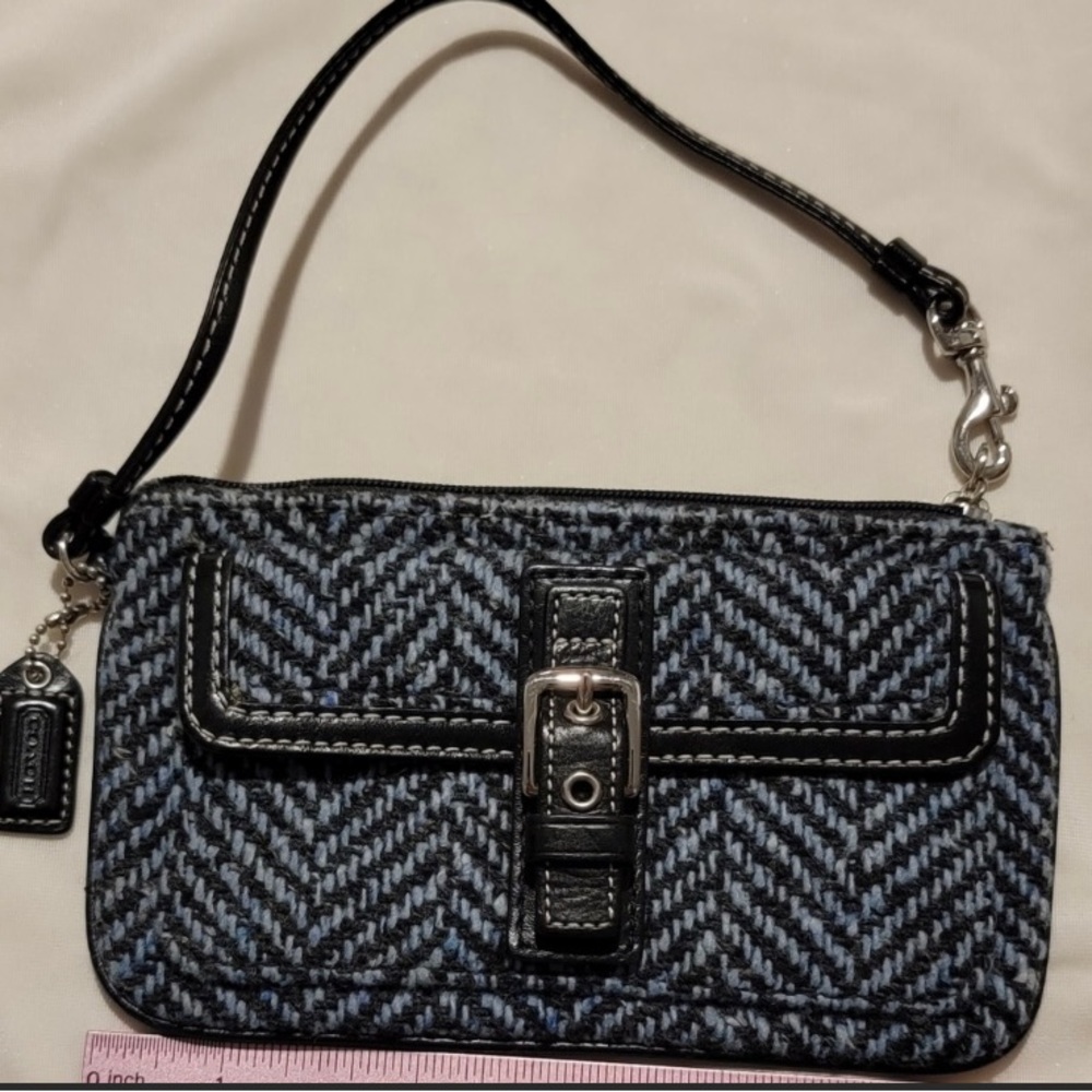 COACH Wristlet in Adorable Navy/Baby Blue Wool Tweed Texture/Appearance - EUC!